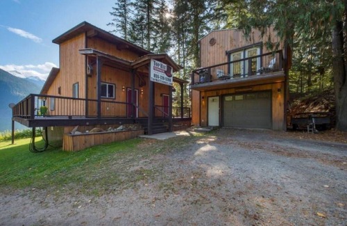 Revelstoke House | Sledders Cove ntimber frame house, hot tub, waterfront, beachfront, firepit