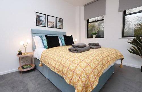 Taunton Apartment | Sleek 1-Bed Apartment in Taunton Core