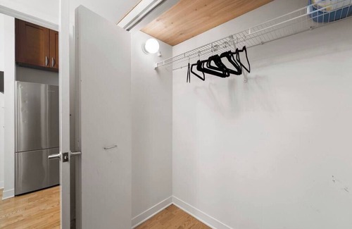 West Loop Apartment | Sleek 2 Bed, 2 Bath Condo in Trendy Fulton Market