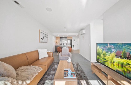 Belconnen Apartment | Sleek 2-Bed Apartment with Rooftop Garden Access