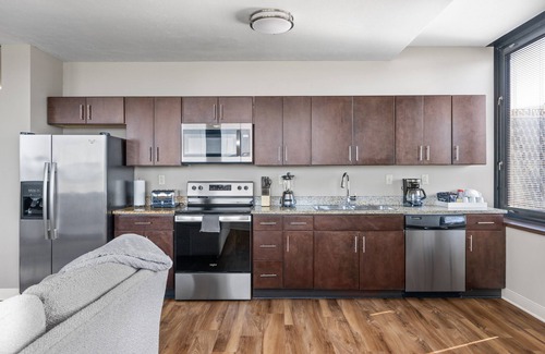 Downtown Pittsburgh Apartment | Sleek 2BR Downtown Retreat with Gym