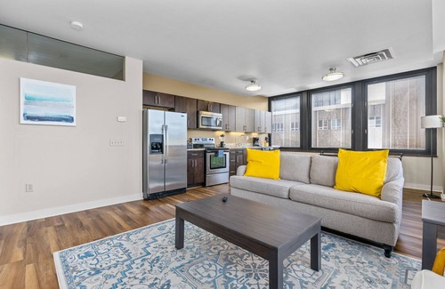 Downtown Pittsburgh Apartment | Sleek 2BR Downtown Retreat with Gym