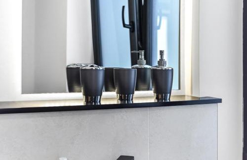 Kensal Green Apartment | Sleek and Modern 4BR Ultimate London Getaway