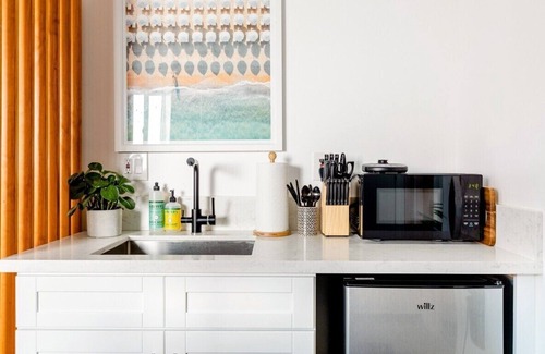 Ladera Heights Apartment | Sleek Luxury Studio with Patio, LAX & Beach Access