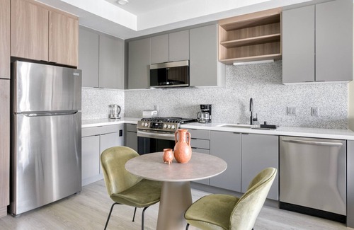Mission Valley West Apartment | Sleek Mission Valley 1BR w/Gym, W/D & BBQ, nr shops, by Blueground