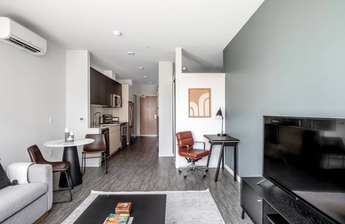 South Lake Union Apartment | Sleek South Lake Union 1BR w/Gym & Lounge, nr shops, by Blueground