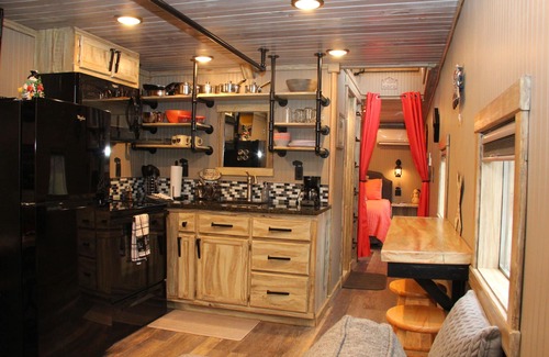 Clyde Cabin | π Sleep in a caboose on a bison ranch: Seaboard Coast Line #0843