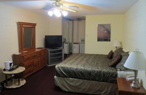 St. Albert Hotel | Sleep Inn Motel