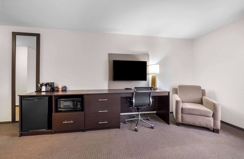 Rochester Hotel | Sleep Inn & Suites West-Near Medical Center