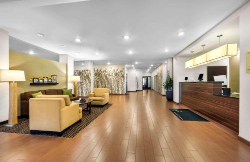 Rochester Hotel | Sleep Inn & Suites West-Near Medical Center