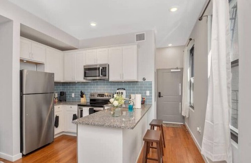 Mount Auburn Apartment | Sleep like a King Downtown Cincy