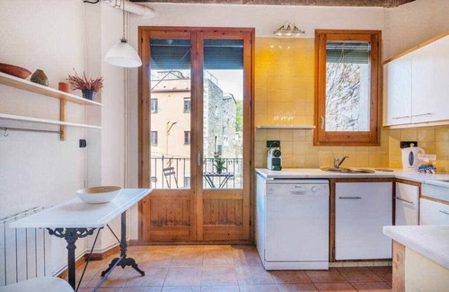 Barri Vell Apartment | Sleep & Stay Arab Baths Penthouse Apartment