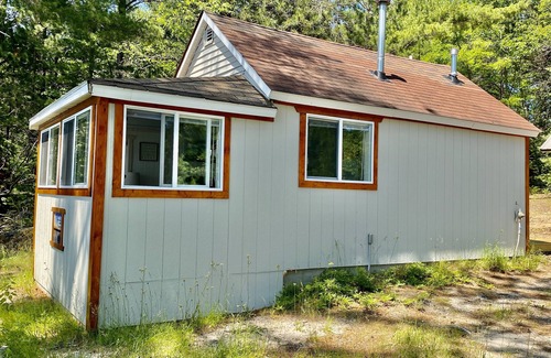 Newberry Cottage | Sleep with the loons just feet from Culhane Lake