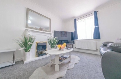 Corby House | Sleep5- FamilyFriendly- PrivateGarden- FreeParking