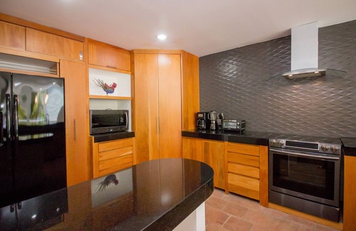 Santa Maria Huatulco House | Sleeps 10 OceanFront Surfing Bocana Beach Villa NenaRubio pool.NEW STARLINK WiFi