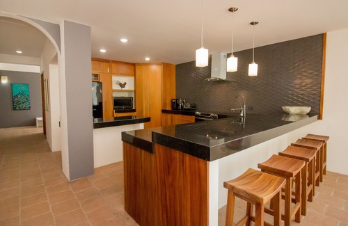 Santa Maria Huatulco House | Sleeps 10 OceanFront Surfing Bocana Beach Villa NenaRubio pool.NEW STARLINK WiFi