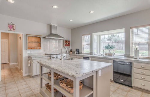Shenandoah Valley House | Sleeps 12 Pet Friendly Next to Amador Top Wineries