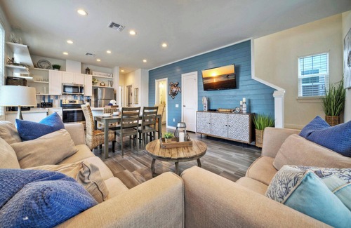 Old Town House | Sleeps 19 | 2 Homes in Old Town, Pool, Newly Built | Walk to Eats, Music, & More
