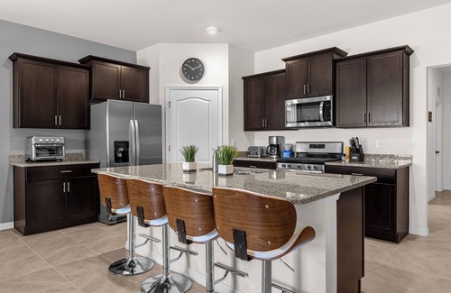 Sunridge Woods House | Sleeps 20, Pool + Hot Tub, Resort, 15 min - Disney