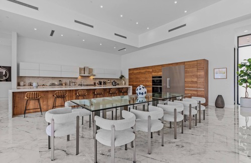 Indio House | Sleeps 31 | 2 Luxury Villas w/Pool + Spa, Putting Green | Bravo by AvantStay