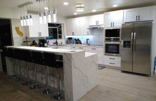 Lakeside Villa | Sleeps 40+ NEW Luxury Private Resort with Pool Golf Arcade Spa Playground Poker