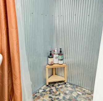 Beattyville House | Sleeps 5-6 Near RRG-Hot Tub-Nice Sunrise-Quiet