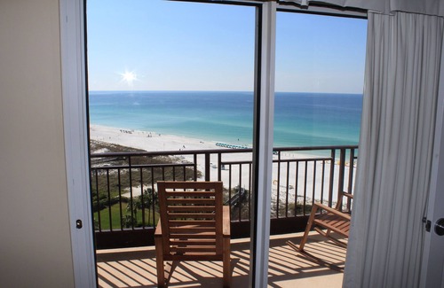 Gulf Pines Condo | Sleeps 8! Beachfront 2 bedroom at Westwinds Private beach 4784