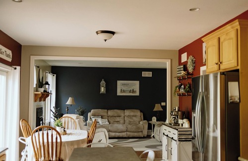 Greenville Cabin | Sleeps 8, country stay, peaceful, pond