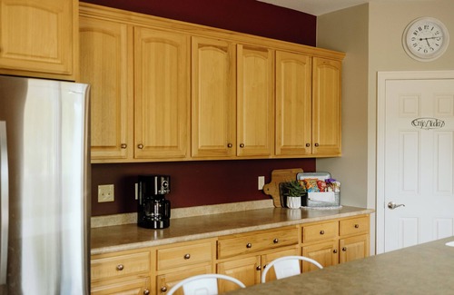 Greenville Cabin | Sleeps 8, country stay, peaceful, pond