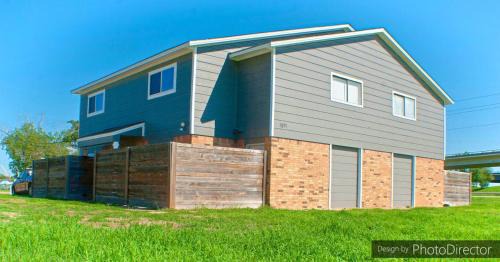 Southwood Valley Apartment | Sleeps 8! Great Location! Family-friendly C