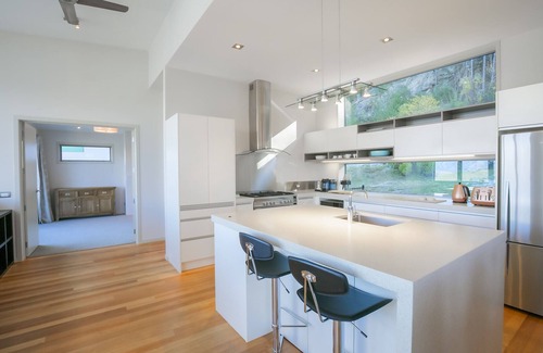 Queenstown House | Slice of Paradise: 4bdrm, 4bath, Spa, Views