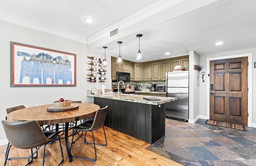 Downtown Park City Condo | Slope Side-Old Town-Ski In/Out, Free Underground Parking, Newly Remodeled