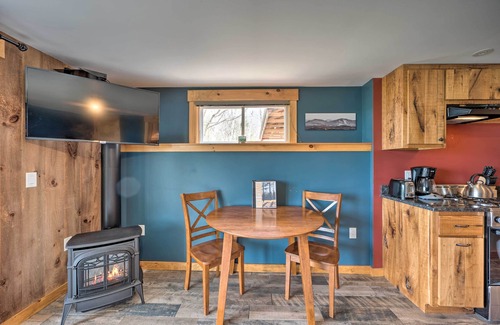 East Burke Condo | Slopeside Burke Mountain Condo w/Fireplace!