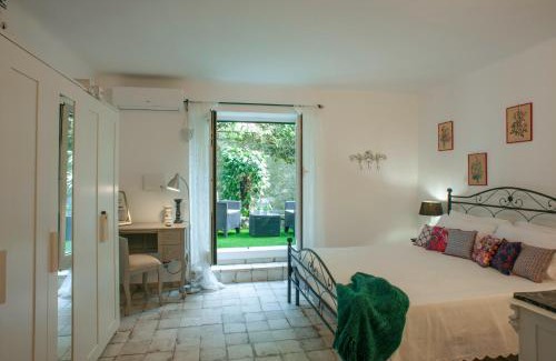 La Spezia Apartment | Small Antique