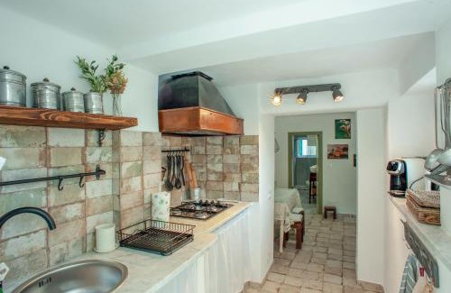 La Spezia Apartment | Small Antique