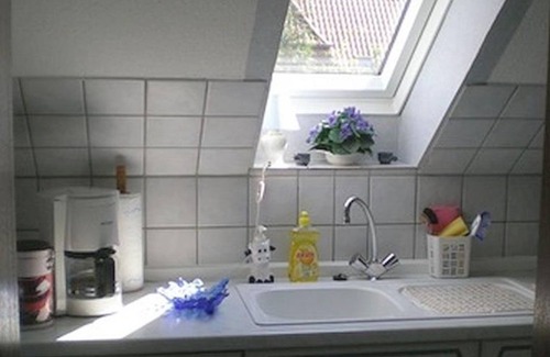 Wallsbull Apartment | Small apartment upstairs, 1 bedroom - Späth, Irene