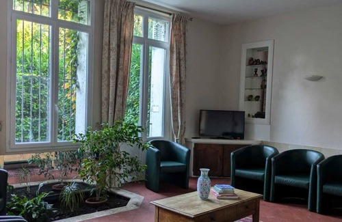 Saint-Aubin-Epinay Other | Small castle in the countryside near Rouen
