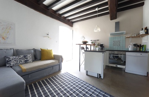 Montbellet Cottage | Small cottage for 2 persons with swimming pool in the old stable of our Castle