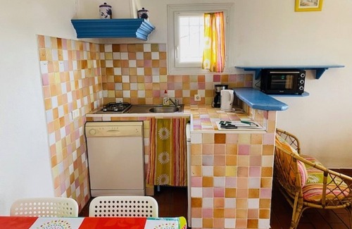 Lorgues Villa | Small farmhouse with pool, all mod cons, linen, bath towels