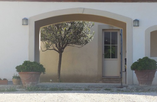 Aix-en-Provence House | Small house within a preserved natural area of 30 hectares.