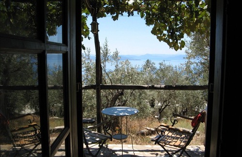 South Pelion House | Small house in a dream location