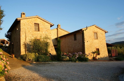 Casole d'Elsa House | Small house with panoramic swimming pool, terrace and wi fi