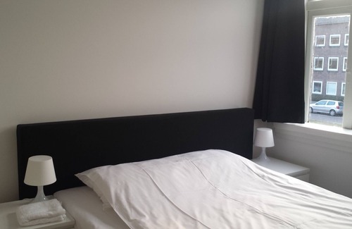 Utrecht Hotel | Small quadrupple room 1 km from center Utrecht