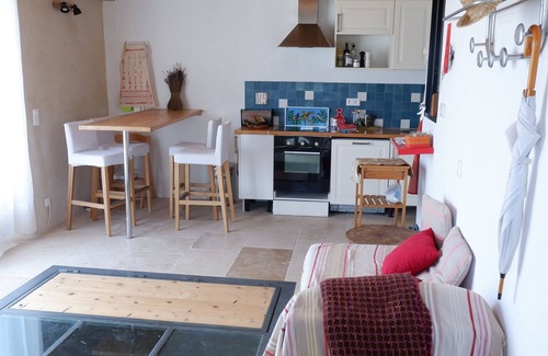 Vaugines House | Small recently renovated house with lots of charme in Luberon, Provence.
