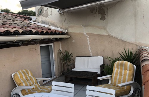Faubourg Apartment | Small rooftop apartment in the city center, large roof terrace, silence