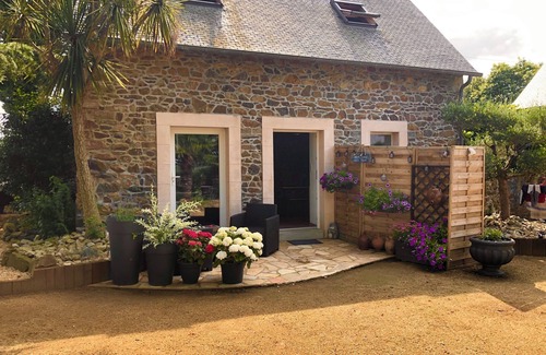 Gommenec'h House | Small stone house with an area of 50 m2