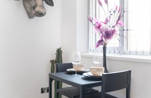 Arnold Apartment | Small Studio Arnold town Center e