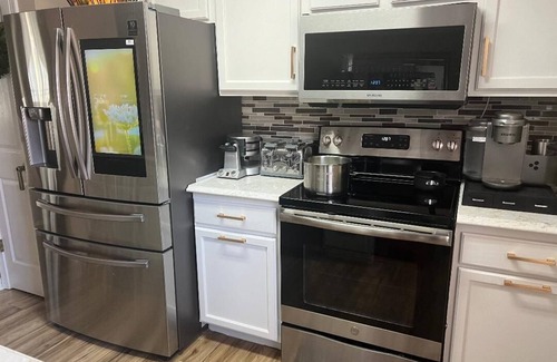 Columbia House | Smart home, entire Loft, 3 bedroom, 2 bath