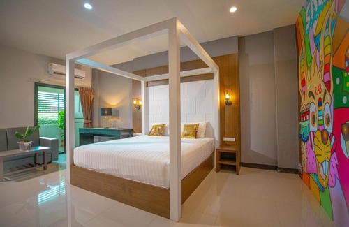 Sam Wa Tawan Ok Hotel | Smart Hotel