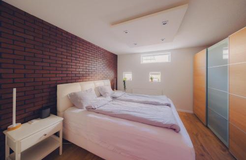 Innri-Njarthvik Apartment | Smart Luxury - Private Gym, Hot Tub & Sauna